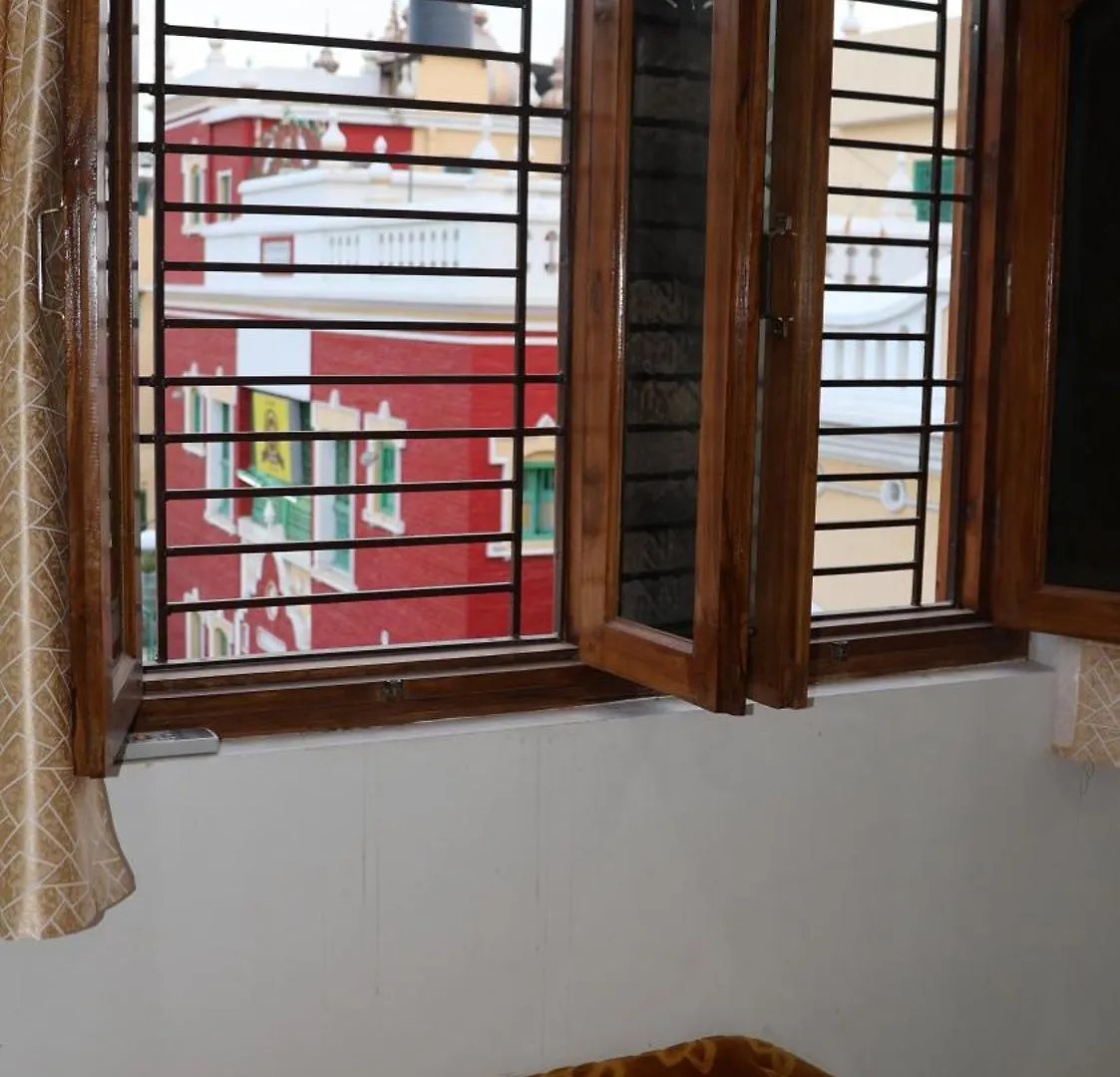 Konukevi Your Choice Homestay Varanasi